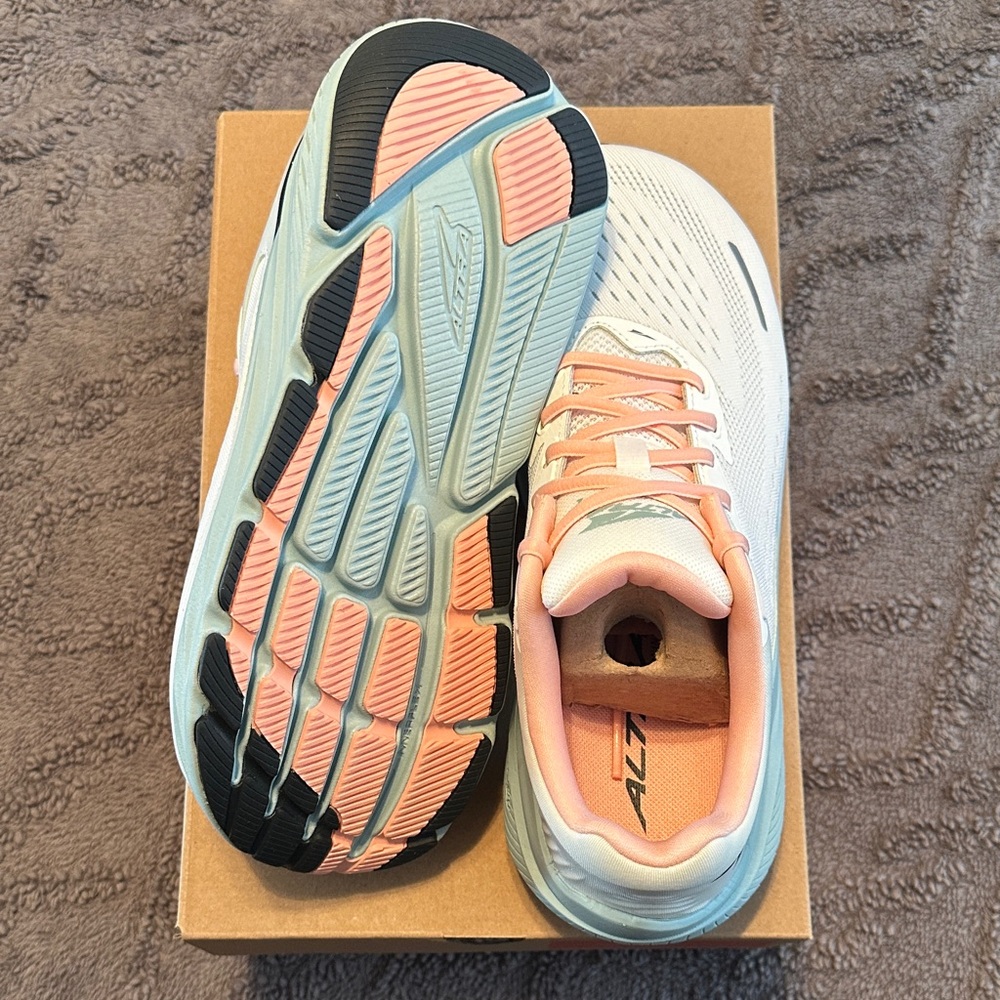 Altra Women's Olympus 2 Running Shoes - Cream with Peach Accents - Picture 4 of 5